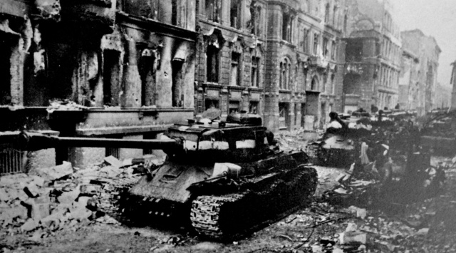 Разрушенный Берлин: фотографии 1945 года