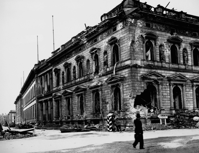 Разрушенный Берлин: фотографии 1945 года