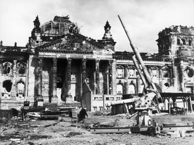 Разрушенный Берлин: фотографии 1945 года
