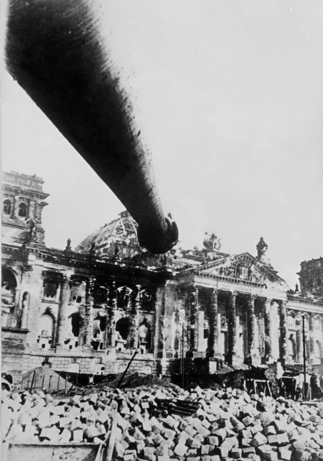 Разрушенный Берлин: фотографии 1945 года