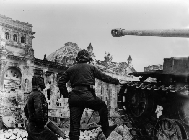 Разрушенный Берлин: фотографии 1945 года