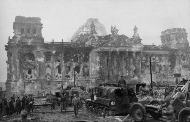 Разрушенный Берлин: фотографии 1945 года