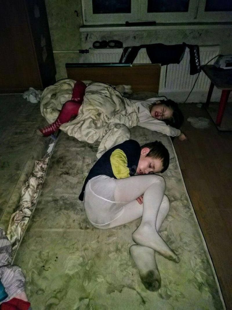 В питерской квартире среди гор дерьма выживали дети