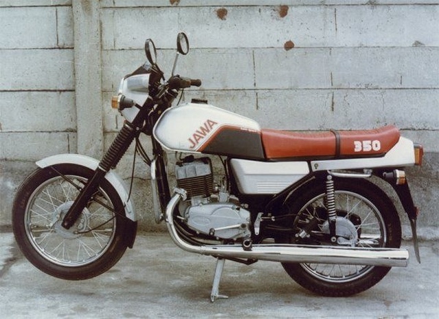 Новенькая Jawa 350/638, которая простояла в квартире 30 лет