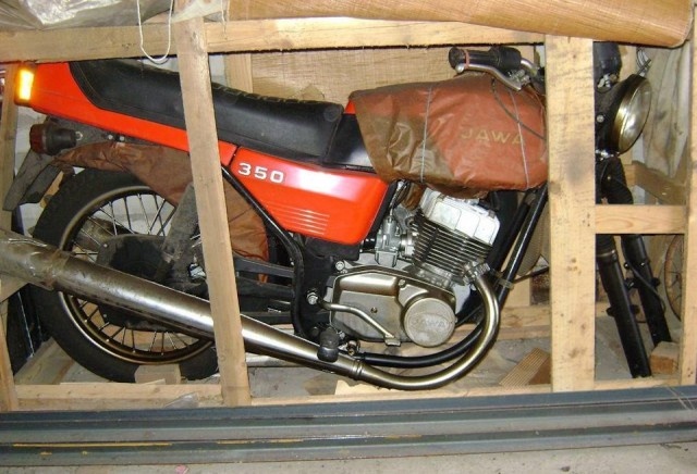Новенькая Jawa 350/638, которая простояла в квартире 30 лет
