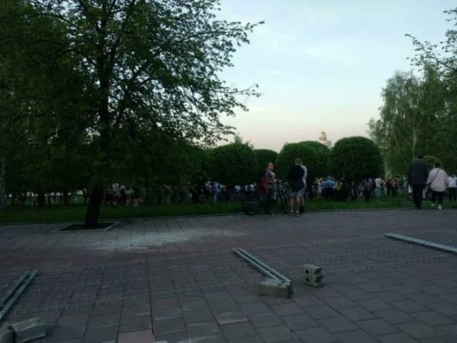 Жители Екатеринбурга протестуют против строительства храма в сквере у Театра драмы
