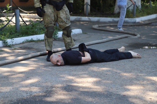 Из колонии в Одессе произошел массовый побег. Пятьсот человек забаррикадировалась, 15 сбежали