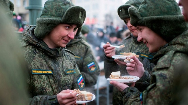 Надоело. Из армейского рациона исключат тушенку Надоело. Из армейского рациона исключат тушенку