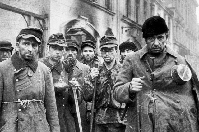 Архивные фотографии и моменты из прошлого