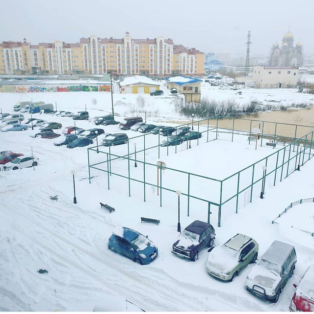 Зима близко. На пороге лета в Салехарде начался снегопад