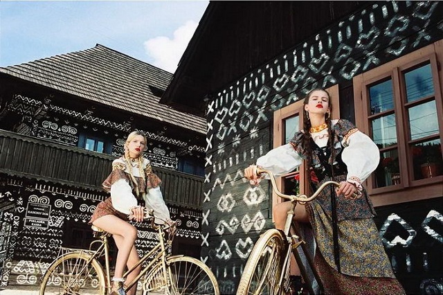 Братиславский фотограф доказал, что и в деревне может быть настоящий "fashion"