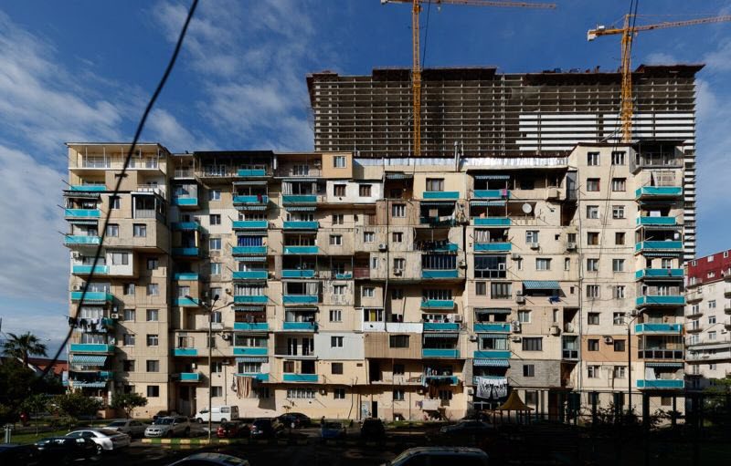 Курортное проклятье Батуми - пристройки, надстройки и царские балконы в хрущевках