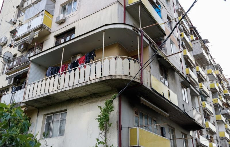 Курортное проклятье Батуми - пристройки, надстройки и царские балконы в хрущевках