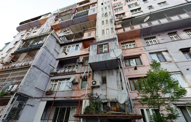 Курортное проклятье Батуми - пристройки, надстройки и царские балконы в хрущевках
