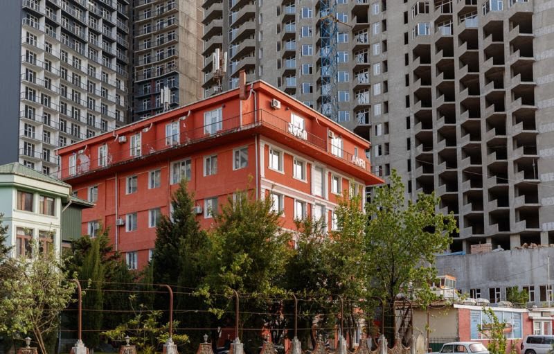 Курортное проклятье Батуми - пристройки, надстройки и царские балконы в хрущевках