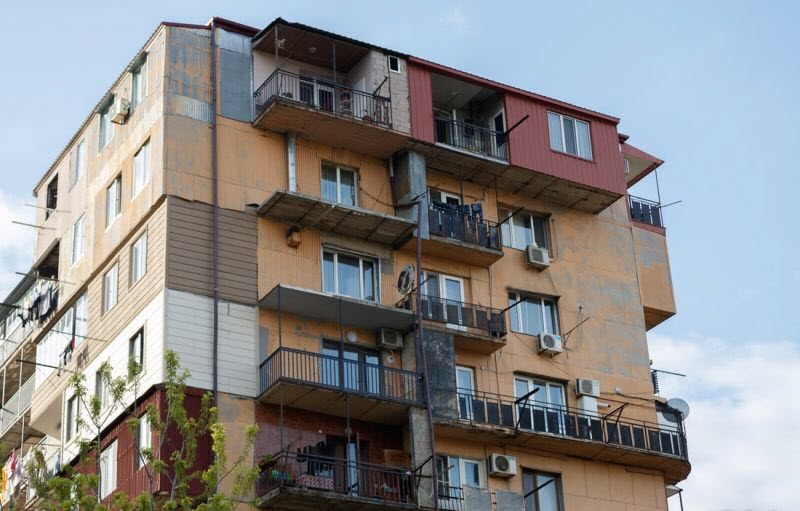 Курортное проклятье Батуми - пристройки, надстройки и царские балконы в хрущевках