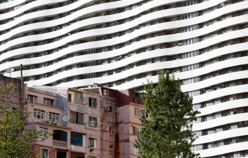 Курортное проклятье Батуми - пристройки, надстройки и царские балконы в хрущевках