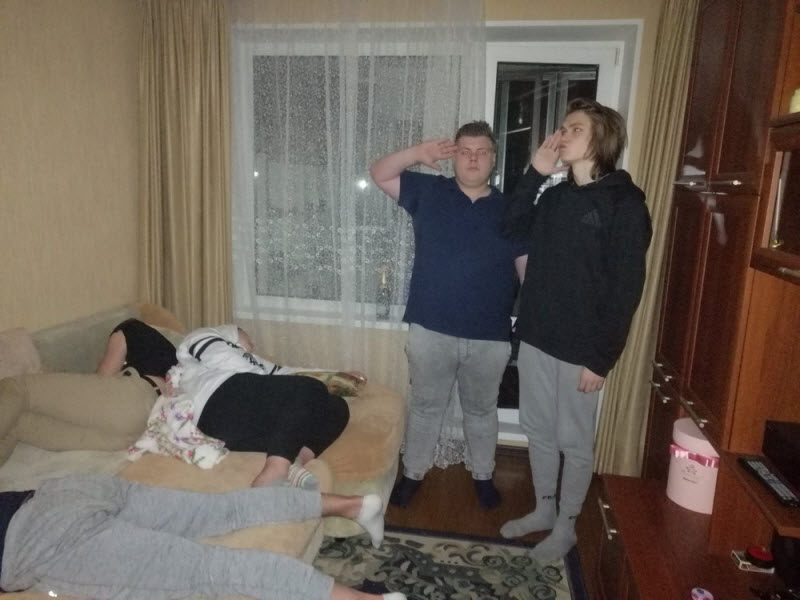 Забавы молодых: пьянки, гулянки, вписки