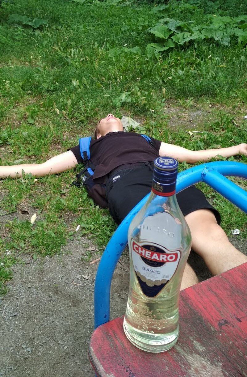 Забавы молодых: пьянки, гулянки, вписки