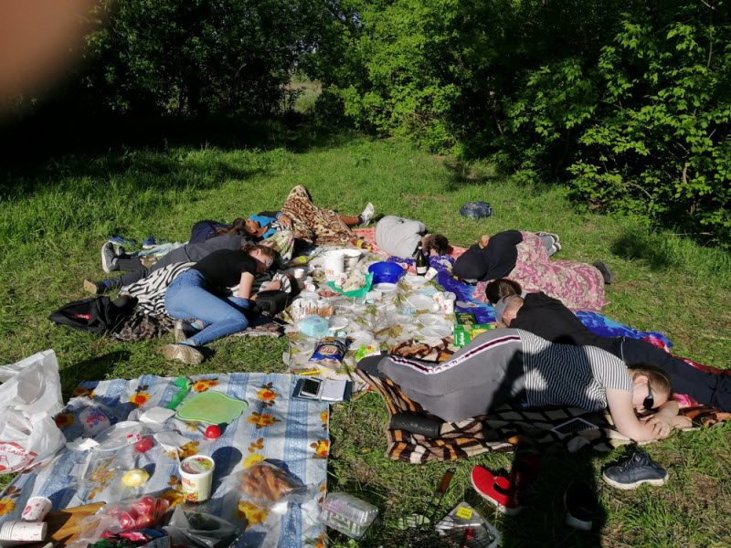 Забавы молодых: пьянки, гулянки, вписки