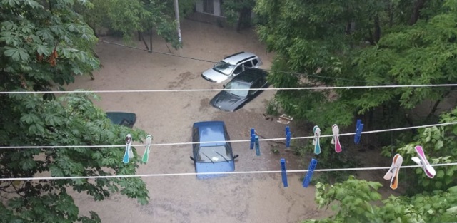 Непогода превратила Севастополь в Венецию