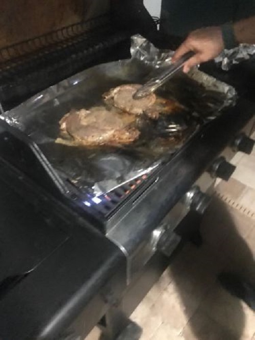 Если так жарить мясо, можно попасть в ад