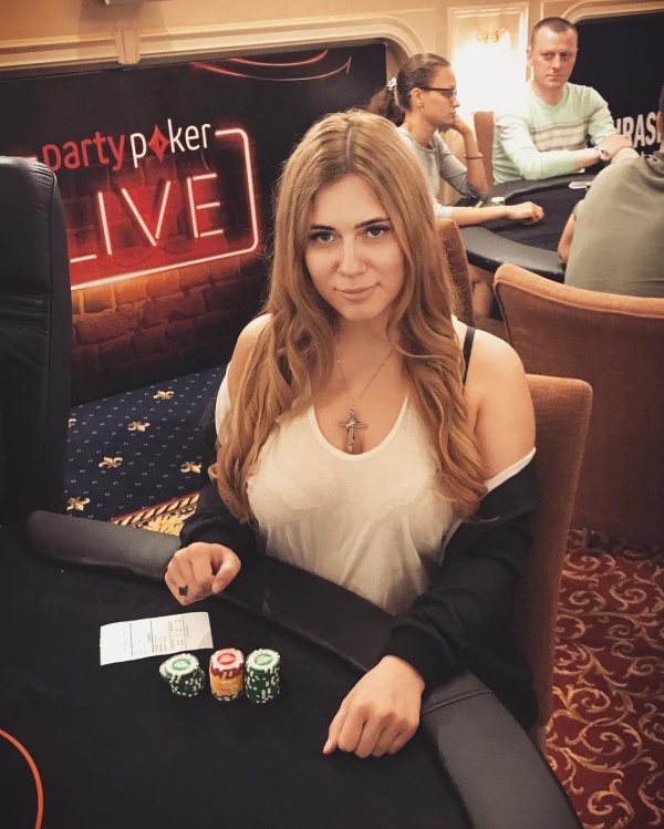 Погибла звезда киберспорта Лилия Новикова Погибла звезда киберспорта Лилия Новикова