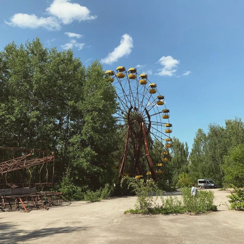 Молодежь прется в Припять, чтобы сделать "смешные" фото