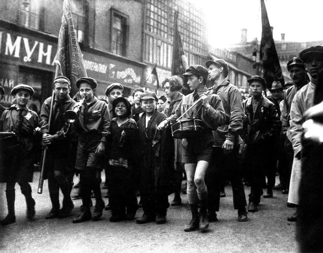Архивные фотографии и моменты из прошлого