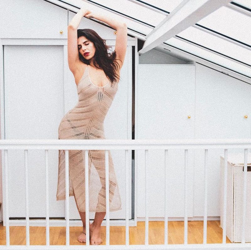 Иранская модель бежала из страны из-за откровенных фотографий