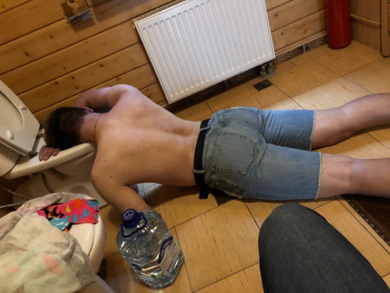 Забавы молодых: пьянки, гулянки, вписки