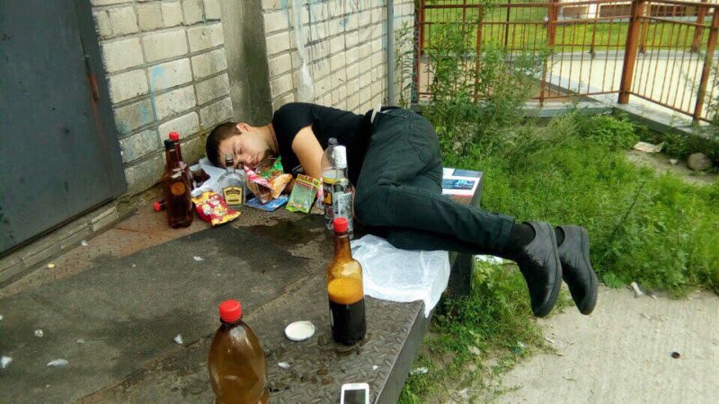 Забавы молодых: пьянки, гулянки, вписки