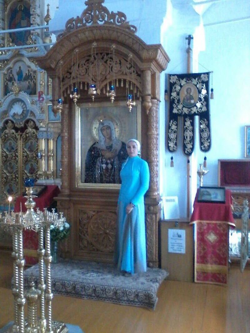 Утром монашка, вечером stream-няшка