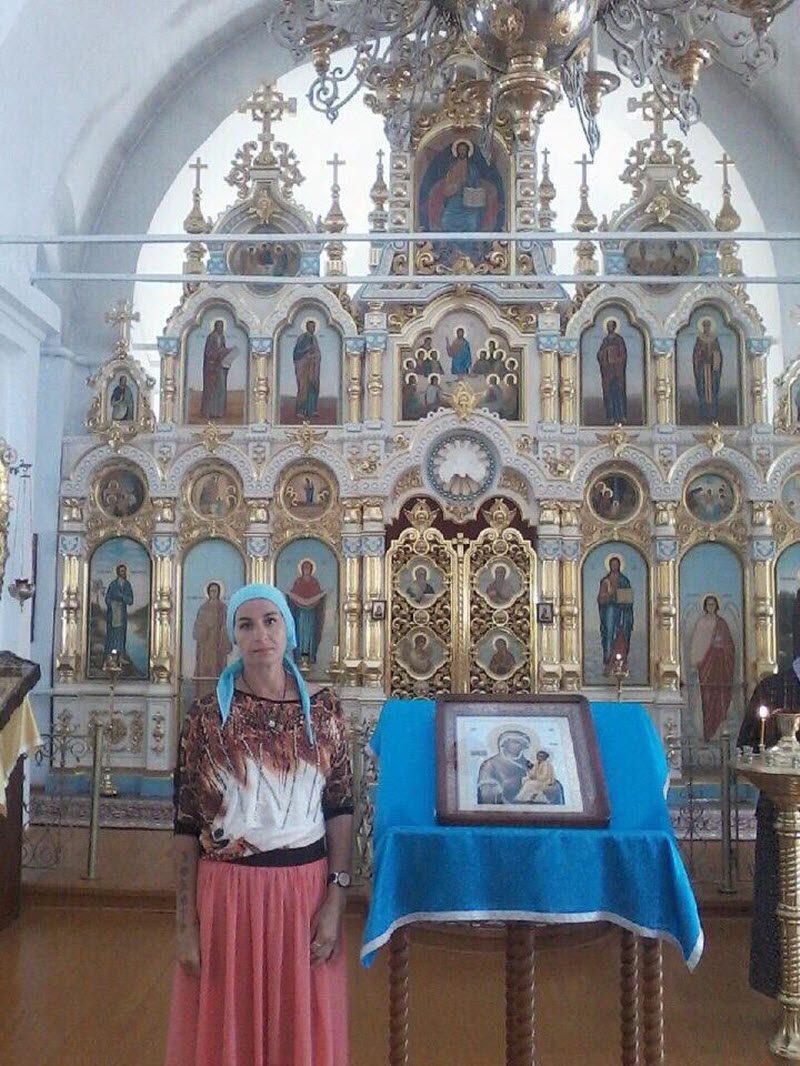 Утром монашка, вечером stream-няшка