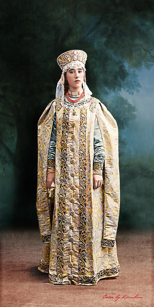Гости костюмированного бала Романовых в раскрашенных фотографиях 1903 года Гости костюмированного бала Романовых в раскрашенных фотографиях 1903 года