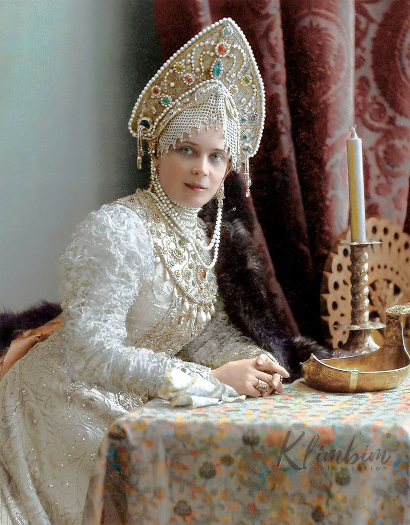 Гости костюмированного бала Романовых в раскрашенных фотографиях 1903 года Гости костюмированного бала Романовых в раскрашенных фотографиях 1903 года