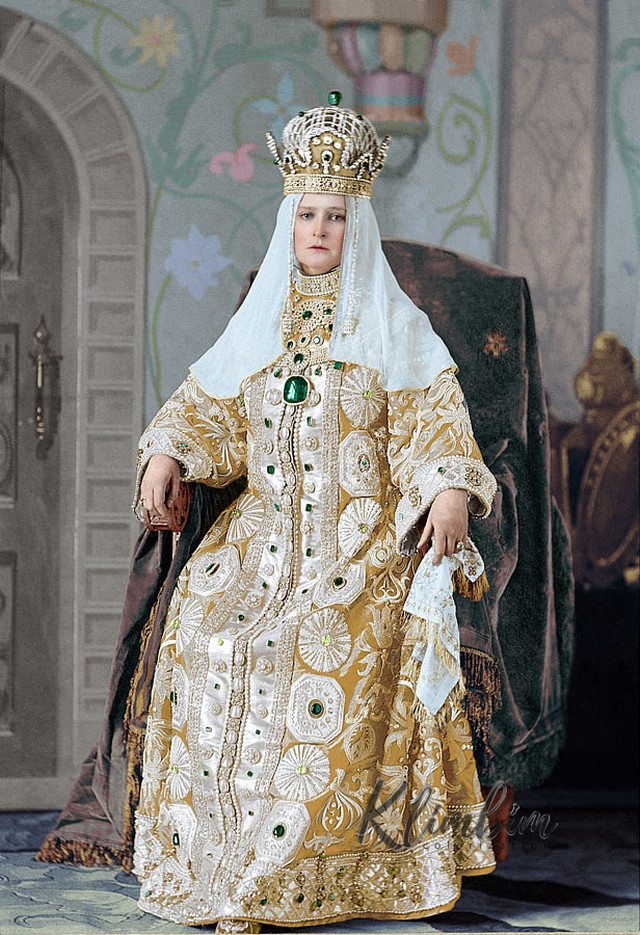 Гости костюмированного бала Романовых в раскрашенных фотографиях 1903 года Гости костюмированного бала Романовых в раскрашенных фотографиях 1903 года