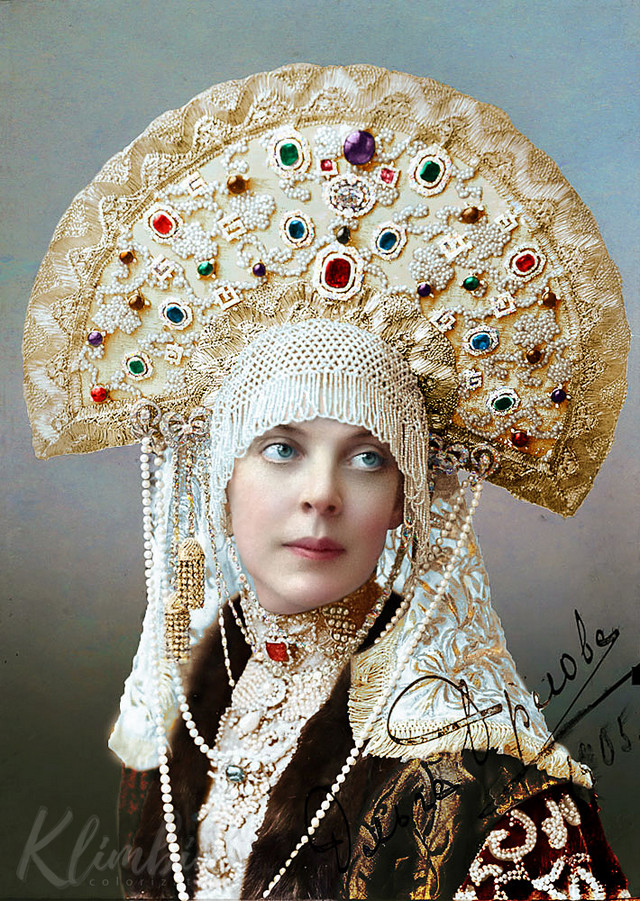 Гости костюмированного бала Романовых в раскрашенных фотографиях 1903 года Гости костюмированного бала Романовых в раскрашенных фотографиях 1903 года