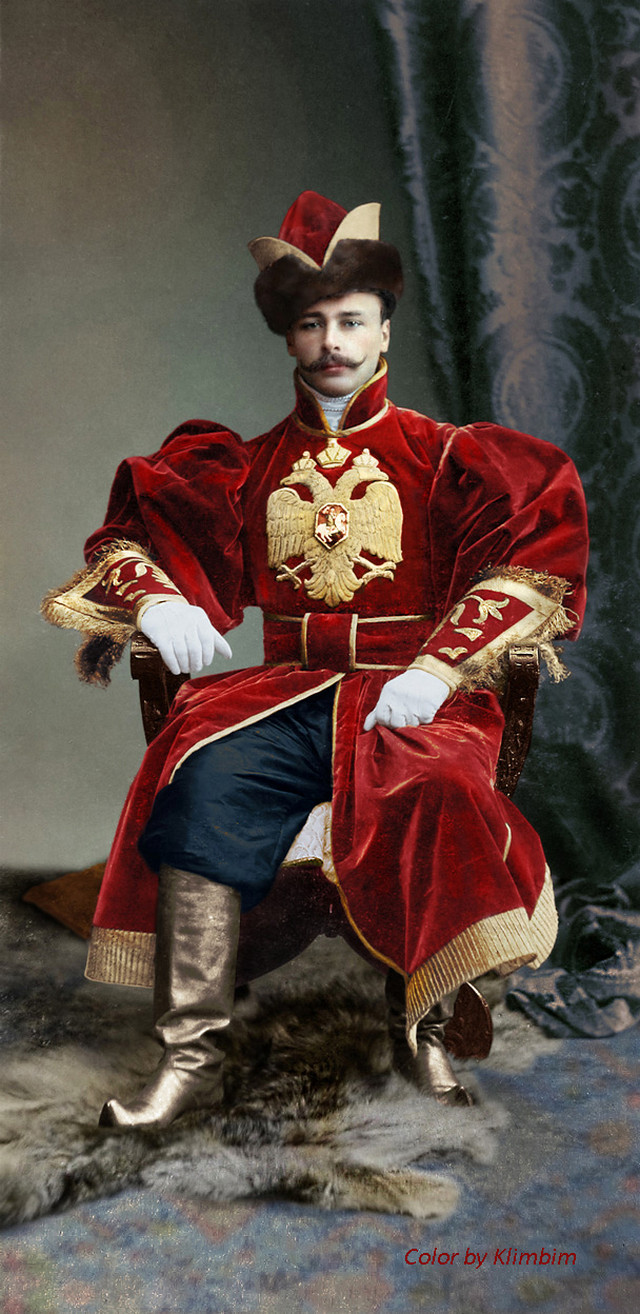 Гости костюмированного бала Романовых в раскрашенных фотографиях 1903 года Гости костюмированного бала Романовых в раскрашенных фотографиях 1903 года