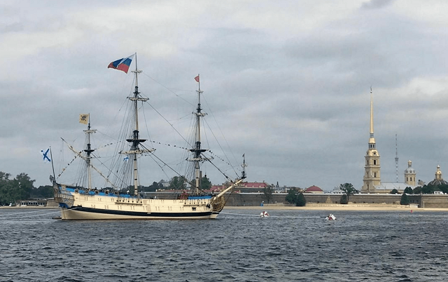 Фотоотчет с военно-морского парада в честь Дня ВМФ в Санкт-Петербурге