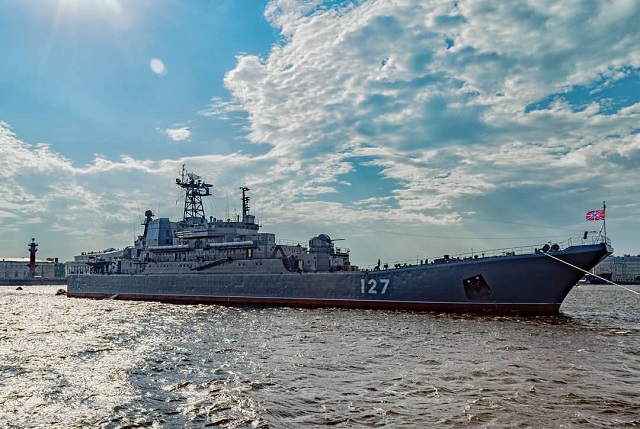 Фотоотчет с военно-морского парада в честь Дня ВМФ в Санкт-Петербурге
