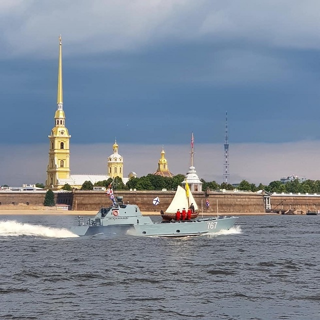 Фотоотчет с военно-морского парада в честь Дня ВМФ в Санкт-Петербурге