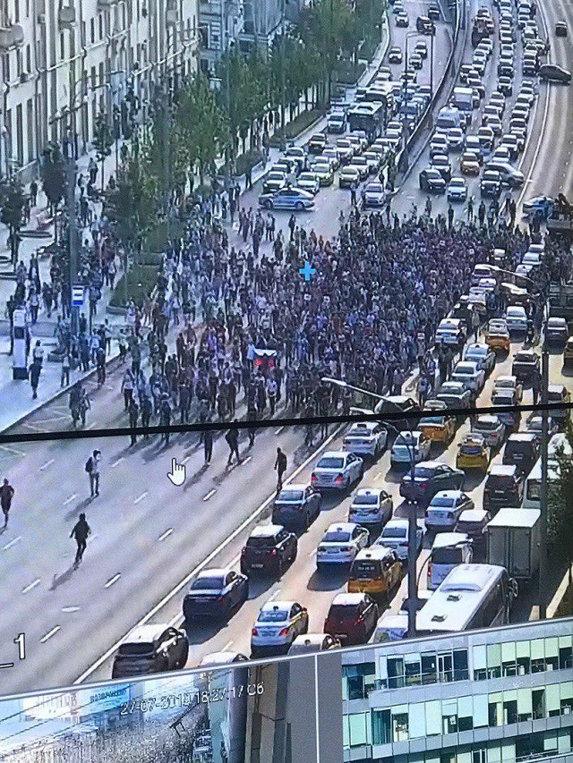 Фоторепортаж с московского митинга