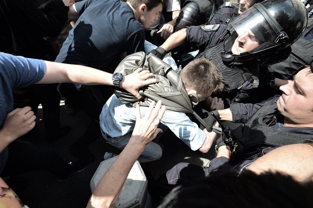 Фоторепортаж с московского митинга