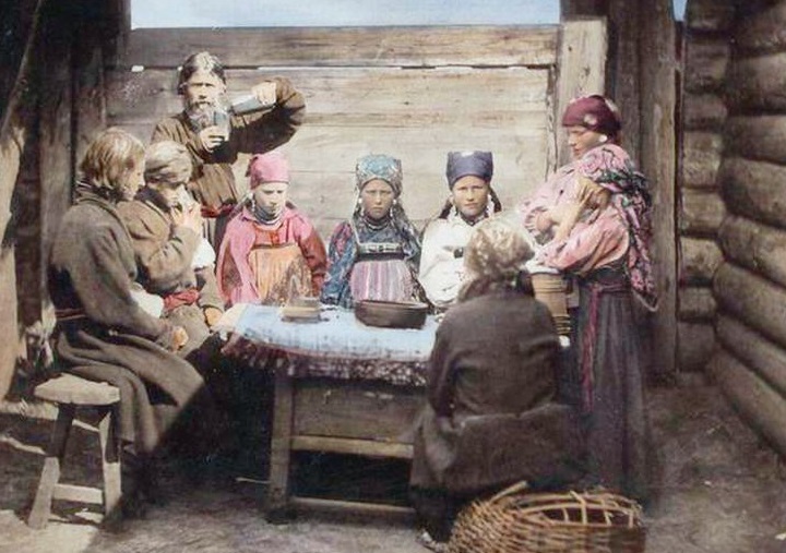 Неправильные, по мнению диетологов, традиции русской кухни Неправильные, по мнению диетологов, традиции русской кухни