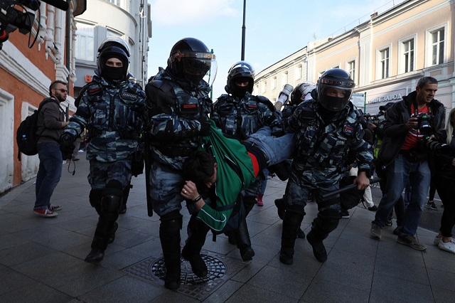 В Москве прошла самая крупная акция протеста с 2011 года