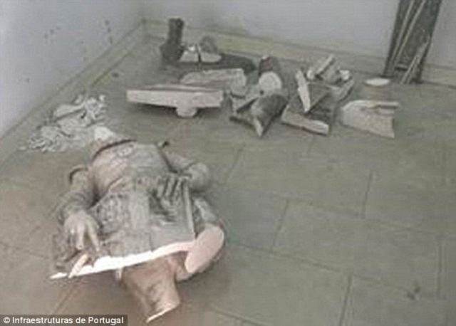 Именно из-за таких людей во многих странах недолюбливают туристов