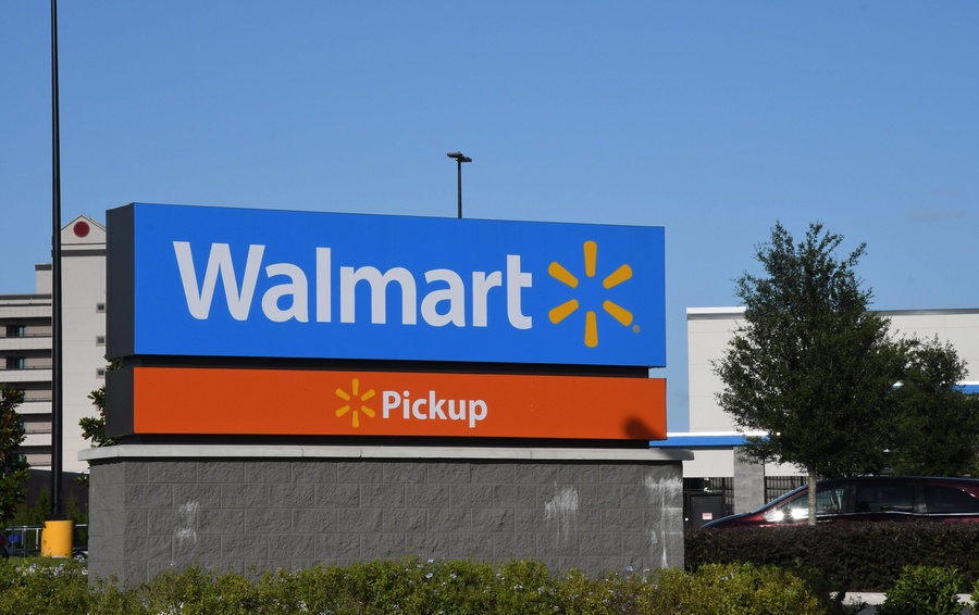 Walmart подал в суд на Tesla из-за загоревшихся солнечных батарей Walmart подал в суд на Tesla из-за загоревшихся солнечных батарей