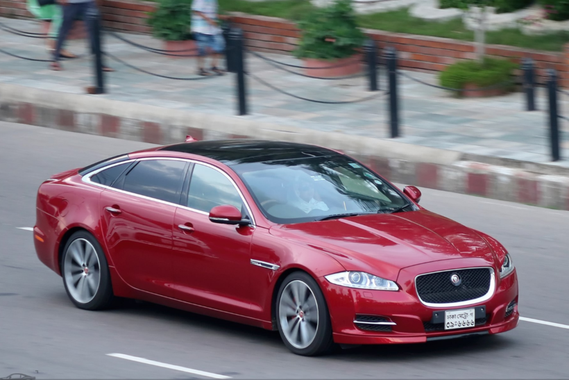 За какие автомобили россияне готовы платить от $100 000 За какие автомобили россияне готовы платить от $100 000