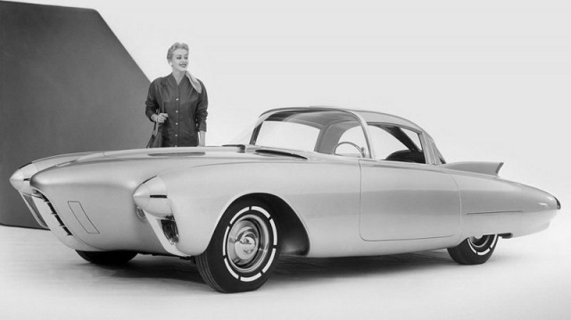 "Золотая ракета" - впечатляющий концепт-кар из стеклопластика "Золотая ракета" - впечатляющий концепт-кар из стеклопластика